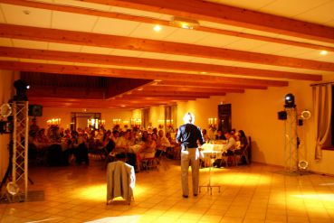 Spectacle Close up scupture ballons soirée privée entreprise Mariage anniversaire